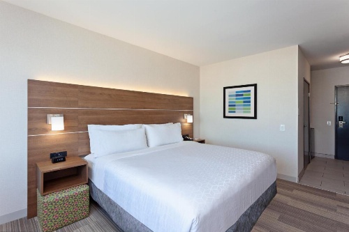 Holiday Inn Express Los Angeles LAX Airport image 13