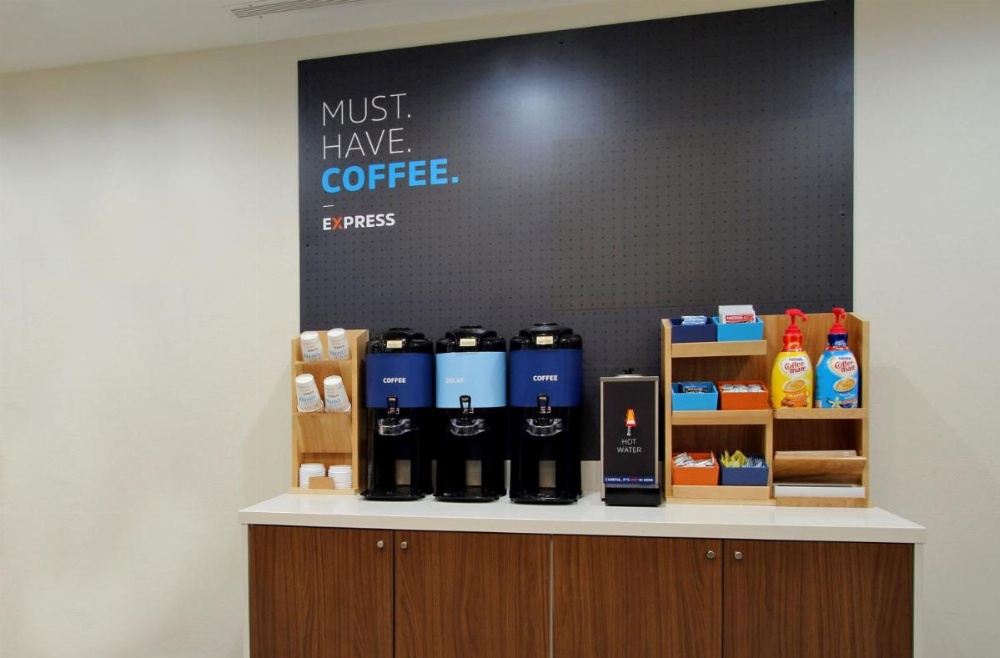 Holiday Inn Express Los Angeles LAX Airport Image 30