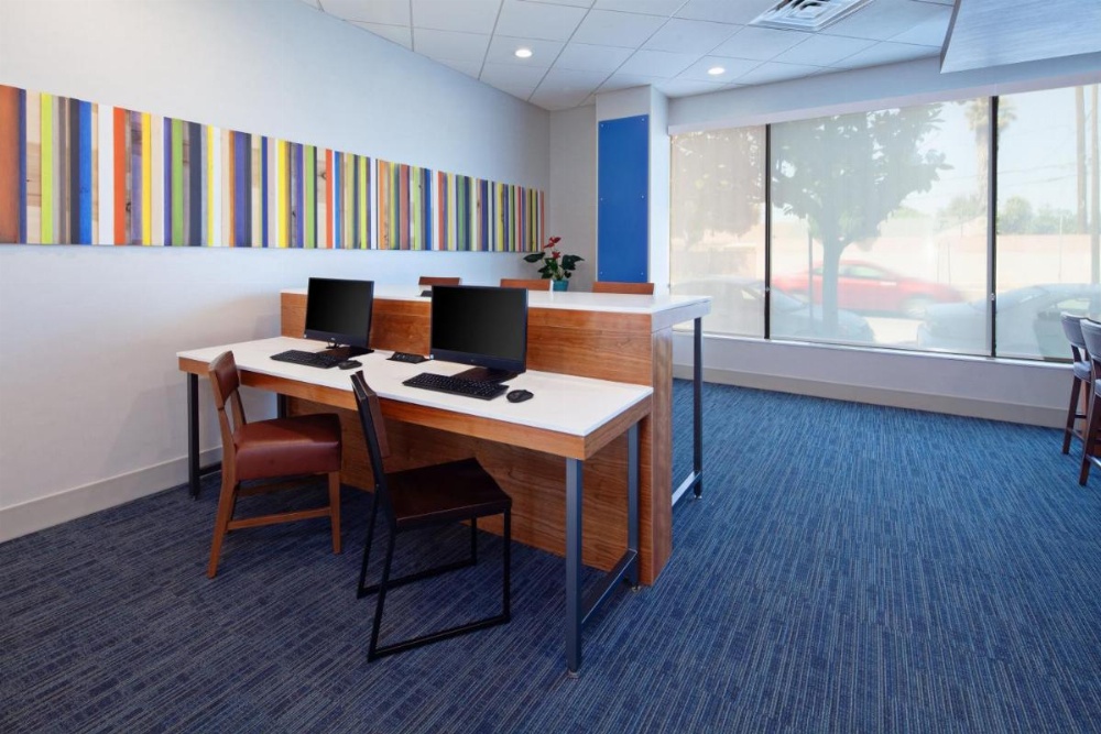 Holiday Inn Express Los Angeles LAX Airport Image 31