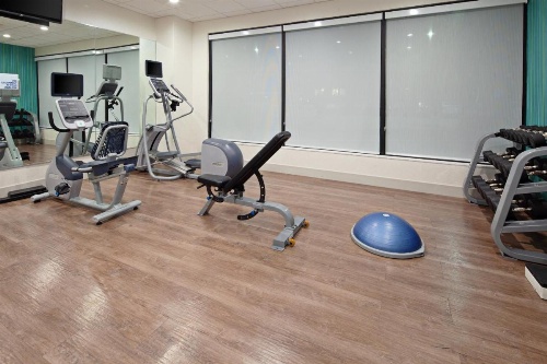 Holiday Inn Express Los Angeles LAX Airport image 37