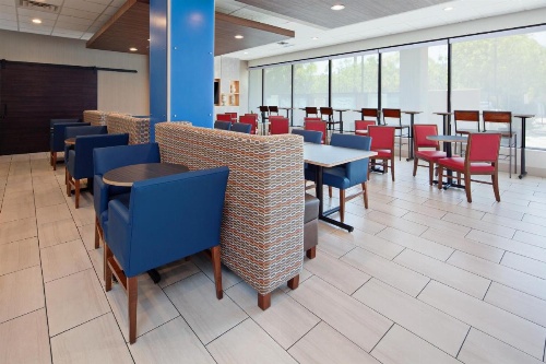 Holiday Inn Express Los Angeles LAX Airport image 38